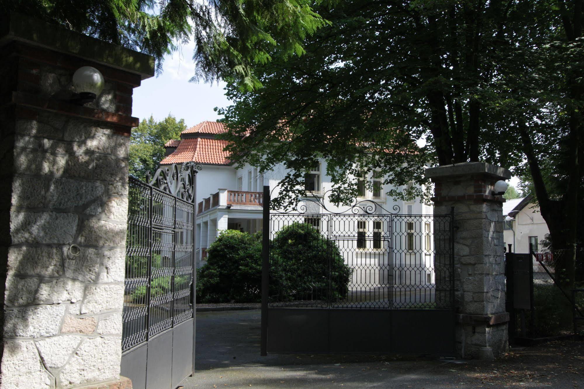 Vila Olga Jevany Exterior foto
