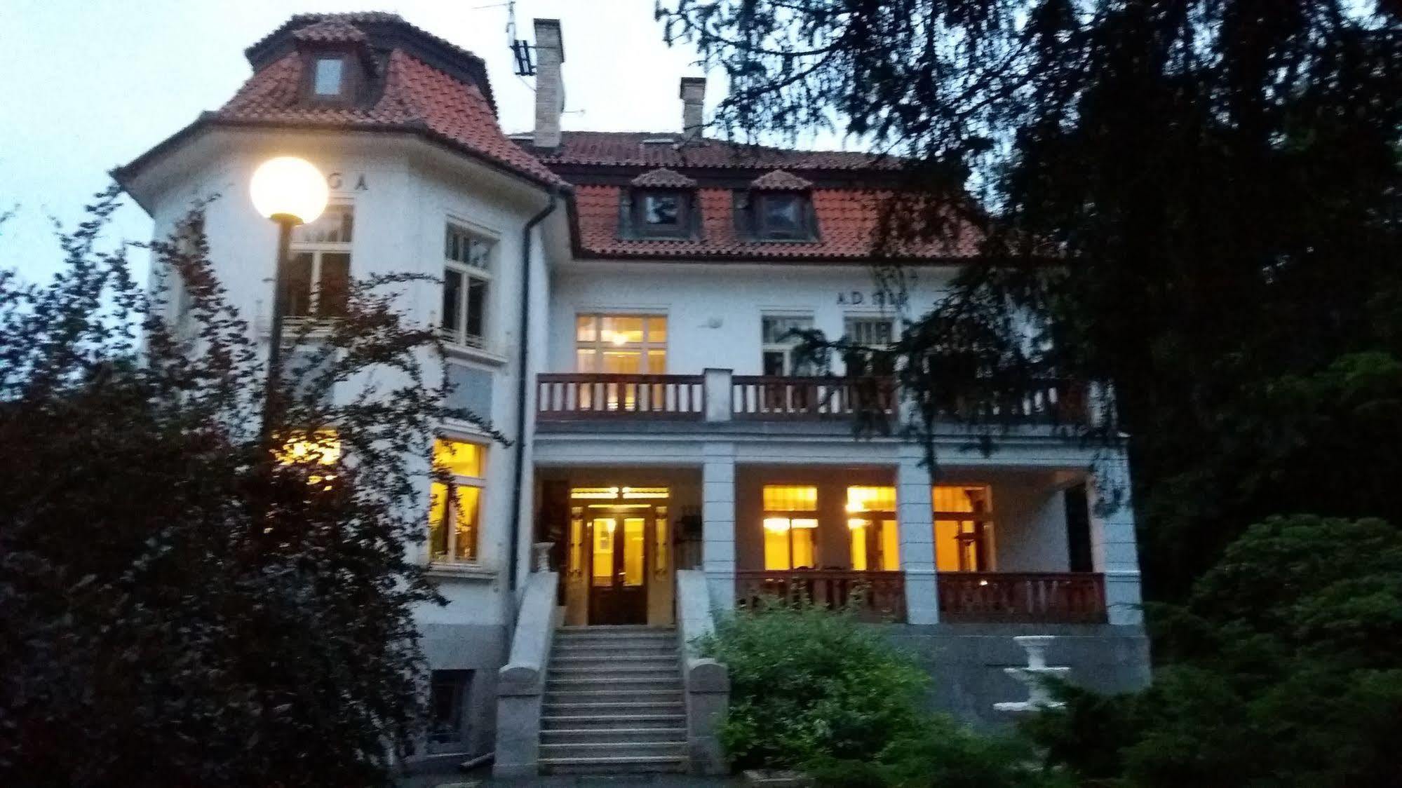 Vila Olga Jevany Exterior foto